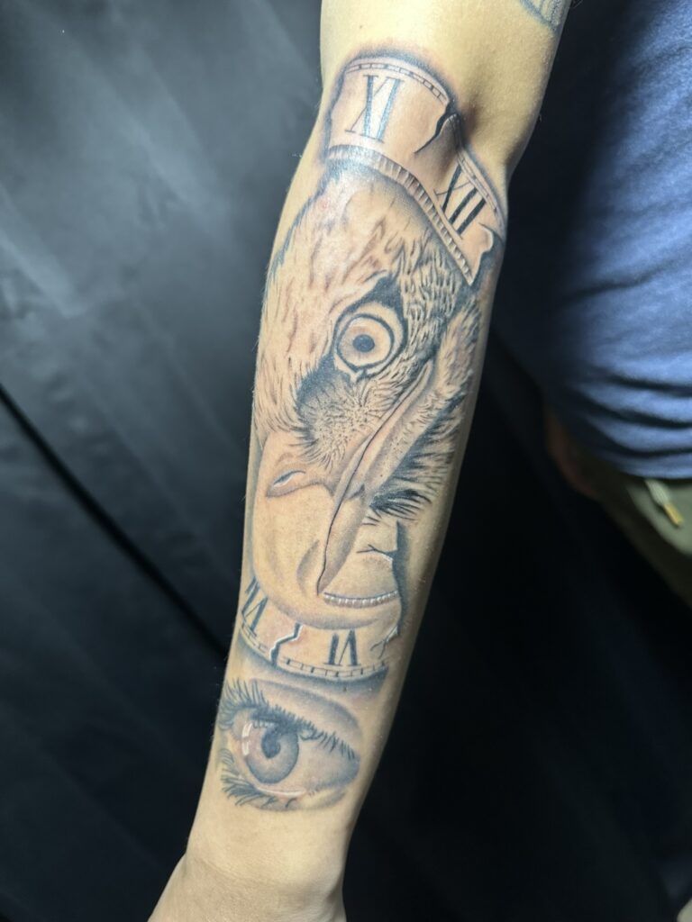 
神戸のプライベートタトゥースタジオ KOBE NAPIS INK TATTOO
オーナーによるブラックアンドグレーのリアリスティックタトゥー作品
